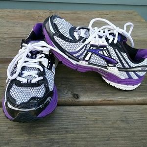 brooks adrenaline sale