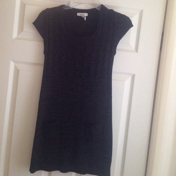 Brown short sleeved sweater