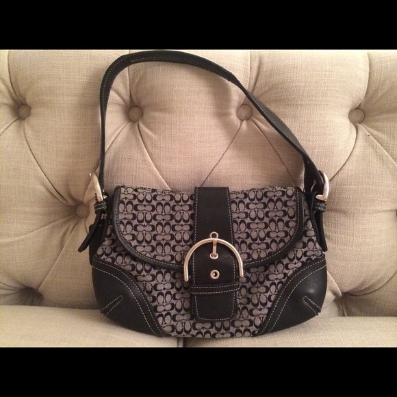 Small purse, like new condition