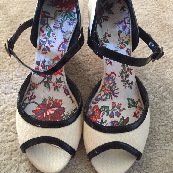 Colin Stuart  wedges too CUTE