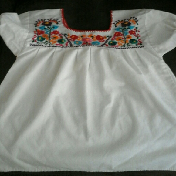 White peasant Pueblo hand embroidered Mexican top