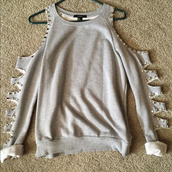 Forever 21 sweater size Medium