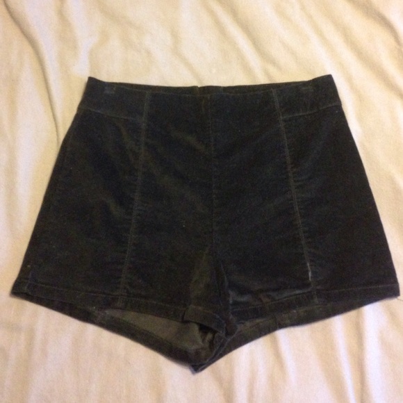 Urban Outfitters Pants - Urban Outfitters Kimchi Blue High Waisted Shorts