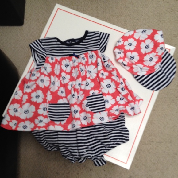 🌸Hawaiian onesie 6 months truly adorable🌸