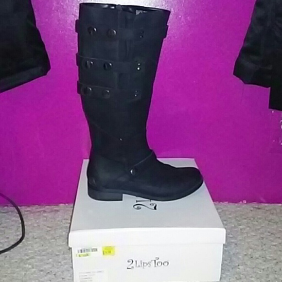 2 lips too 6 1\2  boots\black