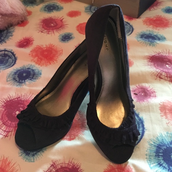 🎀for sale🎀 dark purple high heel shoes