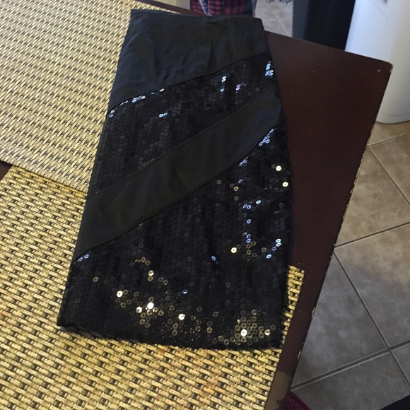 Short black skirt