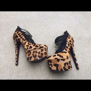 LONDON TRASH CHEETAH HIGH HEELS SIZE 8