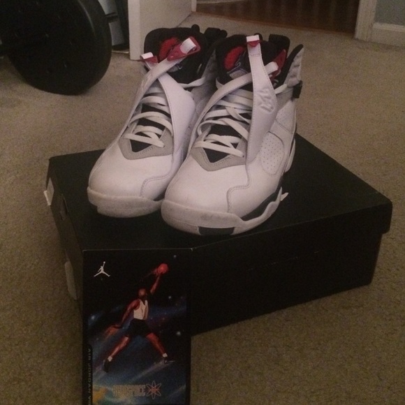 Air Jordan 8 Bugs Bunny - Picture 2 of 4