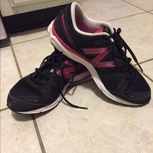 New Balance 690 blue and pink