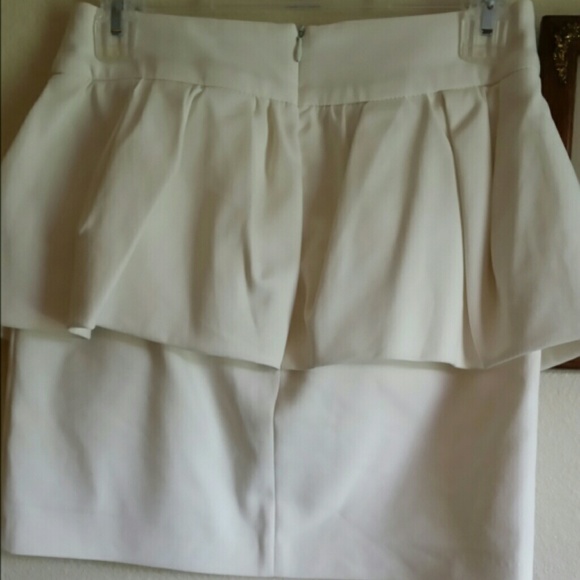 Zara Cream Peplum Skirt - Picture 2 of 2