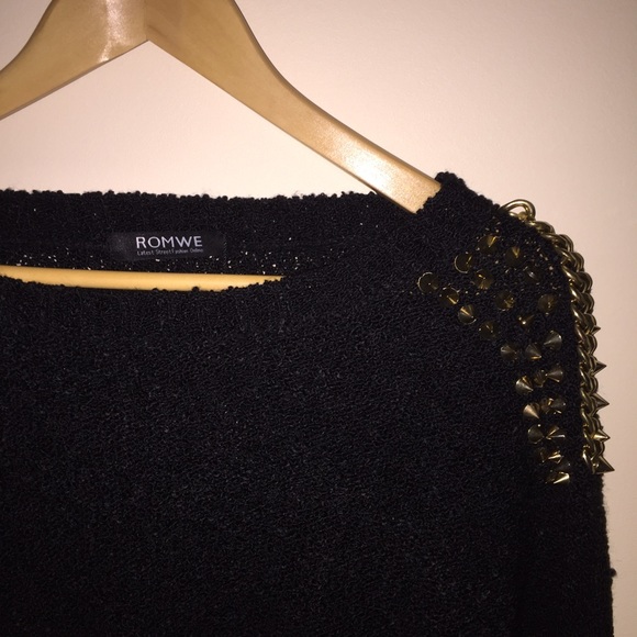 Romwe sweater with spikes 💫 - Picture 1 of 4