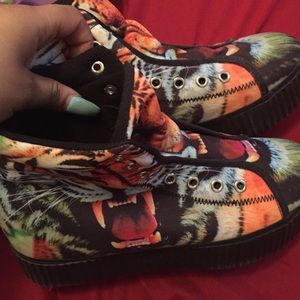 Jefferey Campbell platform sneaker!