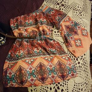 Adorable Bebe paisley one shoulder dress