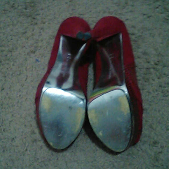 ⭕DONATED⭕  Red pumps - Picture 2 of 2
