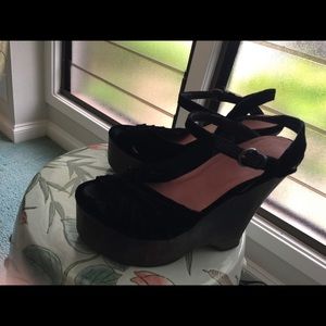 Miumiu platform with velvet