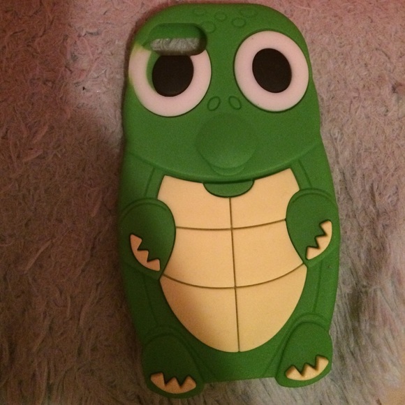 It's a turtle iPhone 5/5s case
