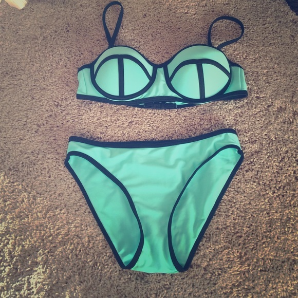 Neoprene swimsuit - Picture 2 of 2