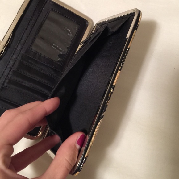 💛💛Wallet💛💛 - Picture 3 of 4