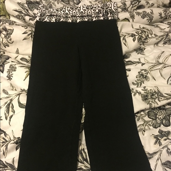 PINK cropped leggings