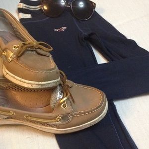 Perfect navy Hollister layering long sleeve