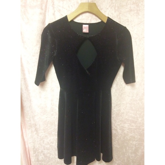 Shiny Velvet Keyhole Dress