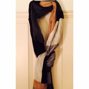 {CLOSET CLOSING} Graphic Earth Tones Scarf