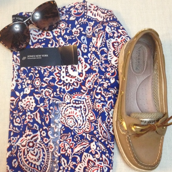 Jones New York petite NWT statement shirt