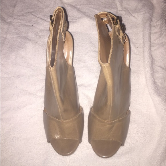 Tan Sandles NEVER WORN!!!