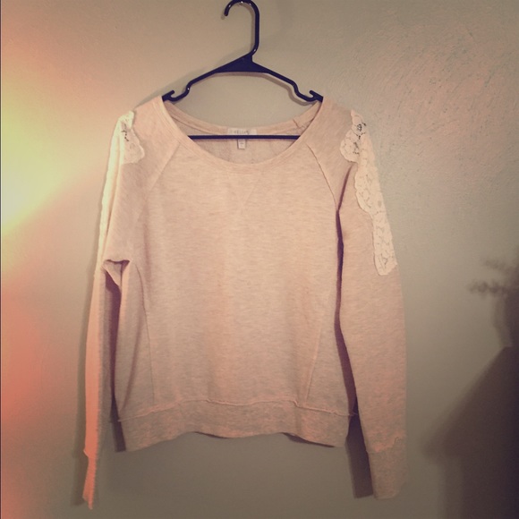 Delias sweater