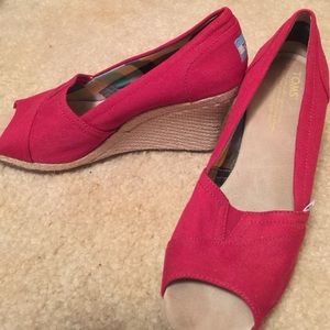 TOMS wedges