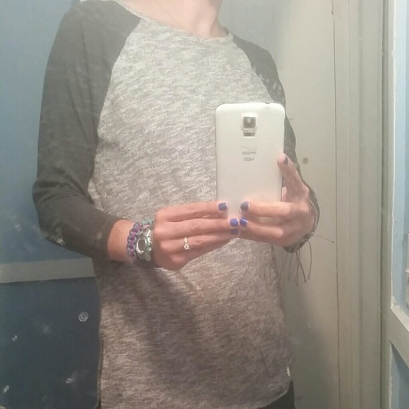 *Sold in Bundle* Aerie Shirt. Size Small. - Picture 3 of 4