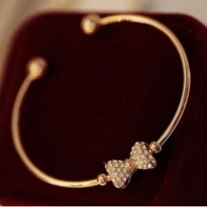 Cute bow bracelet