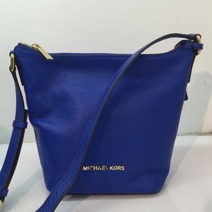 MICHAEL KORS BEDFORD SMALL LEATHER MESSENGER TOTE