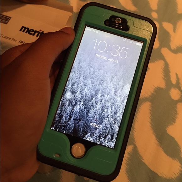 Waterproof case for iPhone 5/5s