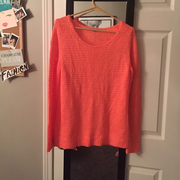 Gap sweater