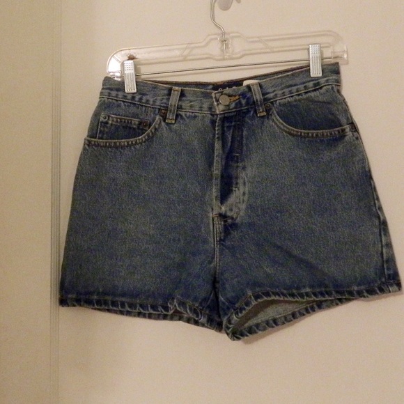 💕REDUCED💕 GAP Button Fly Denim Shorts! Size 8 - Picture 2 of 3
