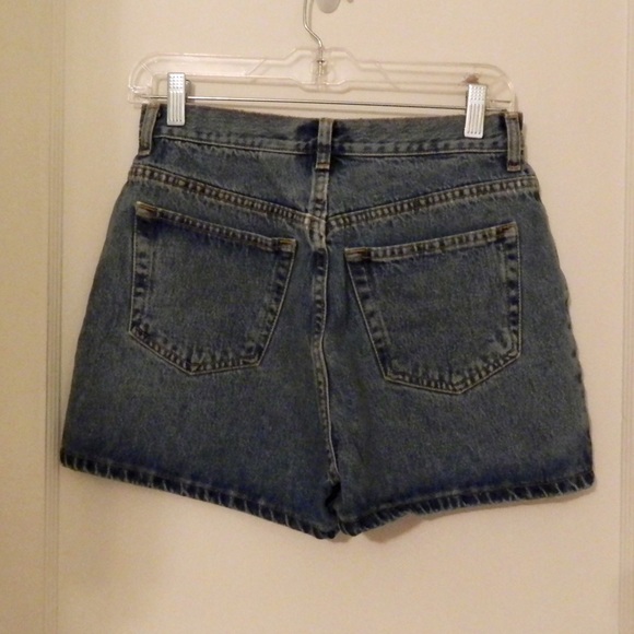 💕REDUCED💕 GAP Button Fly Denim Shorts! Size 8 - Picture 3 of 3