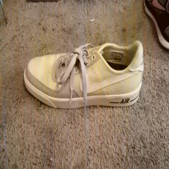 Nike Air Force 1 - Picture 1 of 2