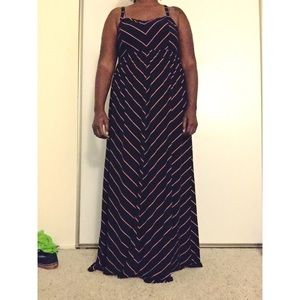 👗 Torrid: Triangle Black and White Maxin Dress