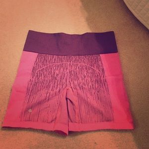 LULULEMON Sculpt Shorts