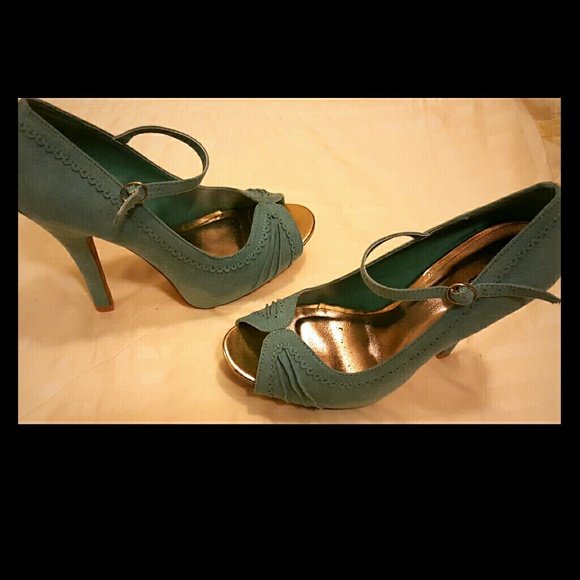 Mint Suede Heals - Picture 1 of 3