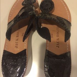 EUC jack Rogers in size 5 black patent leather