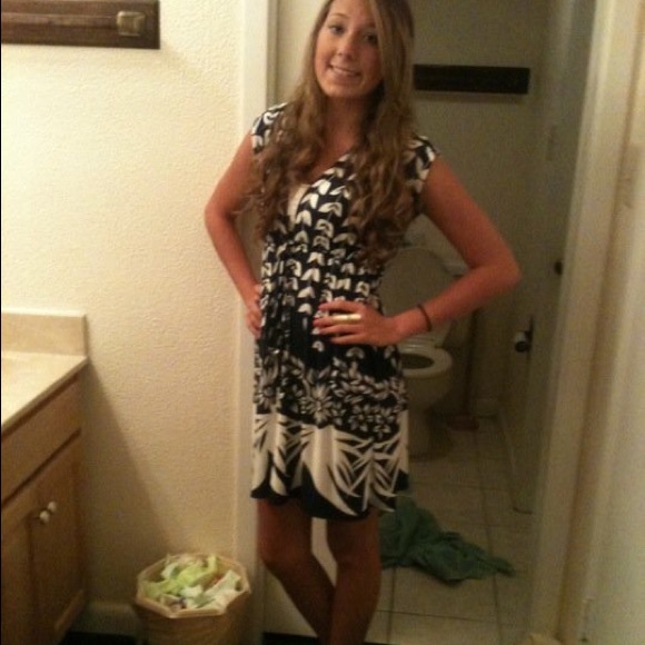 Dress - Picture 2 of 2