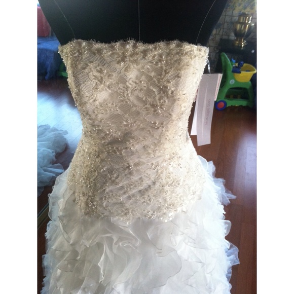 WEDDING DRESS - Picture 4 of 4