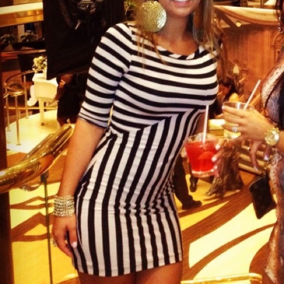Monteau Dresses & Skirts - Black & Tan horizontal & diagonal striped dress 👗