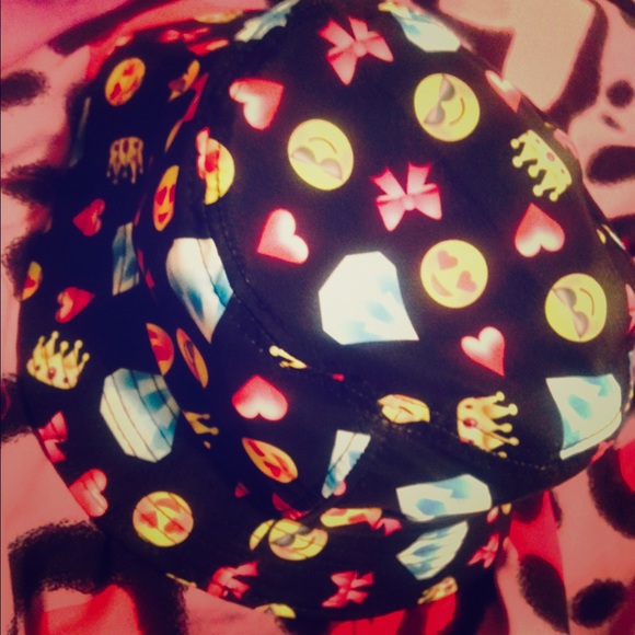Emoji bucket hat😋