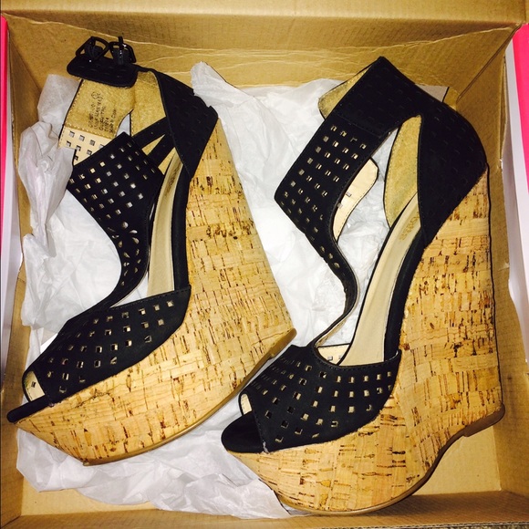 Black Wedges .