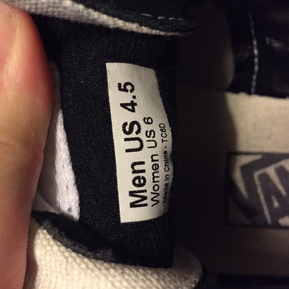 🚫SOLD🚫 Black vans Sk8 hi's - Picture 3 of 4