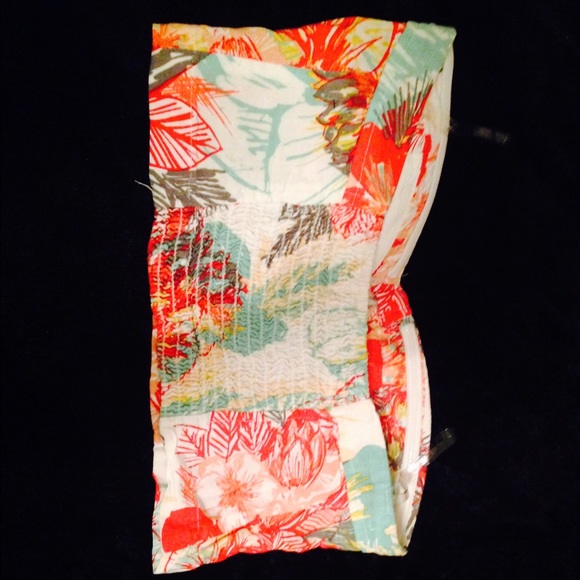 Top - Picture 2 of 2